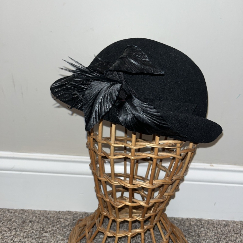 Vintage BETMAR New York Women's BLACK Wool FEATHERED Hat USA Made